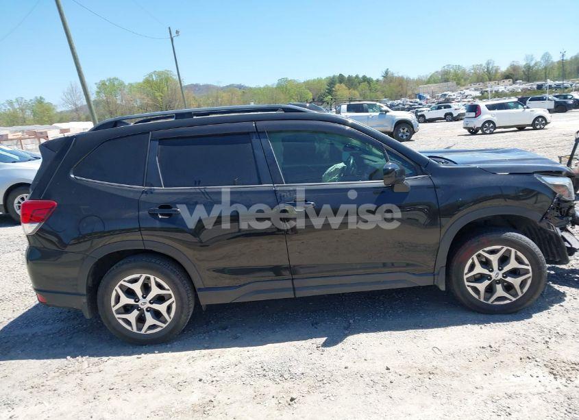 Photo 13 of 2019 Subaru Forester PREMIUM (VIN JF2SKAGC4KH595823)