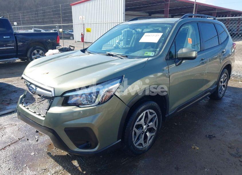 Photo 2 of 2020 Subaru Forester PREMIUM (VIN JF2SKAGC4LH434390)