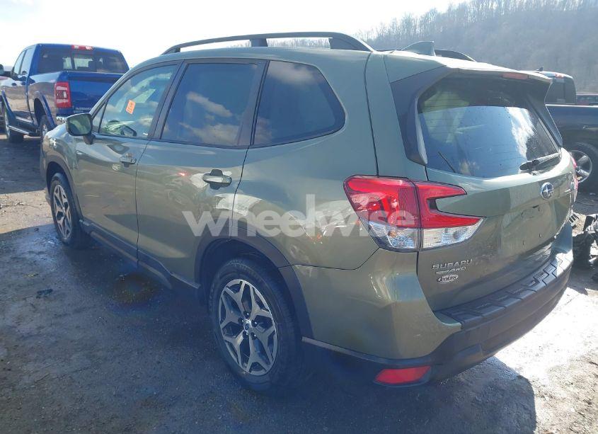 Photo 3 of 2020 Subaru Forester PREMIUM (VIN JF2SKAGC4LH434390)