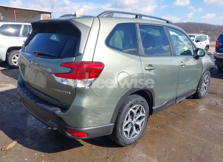 Photo 4 of 2020 Subaru Forester PREMIUM (VIN JF2SKAGC4LH434390)