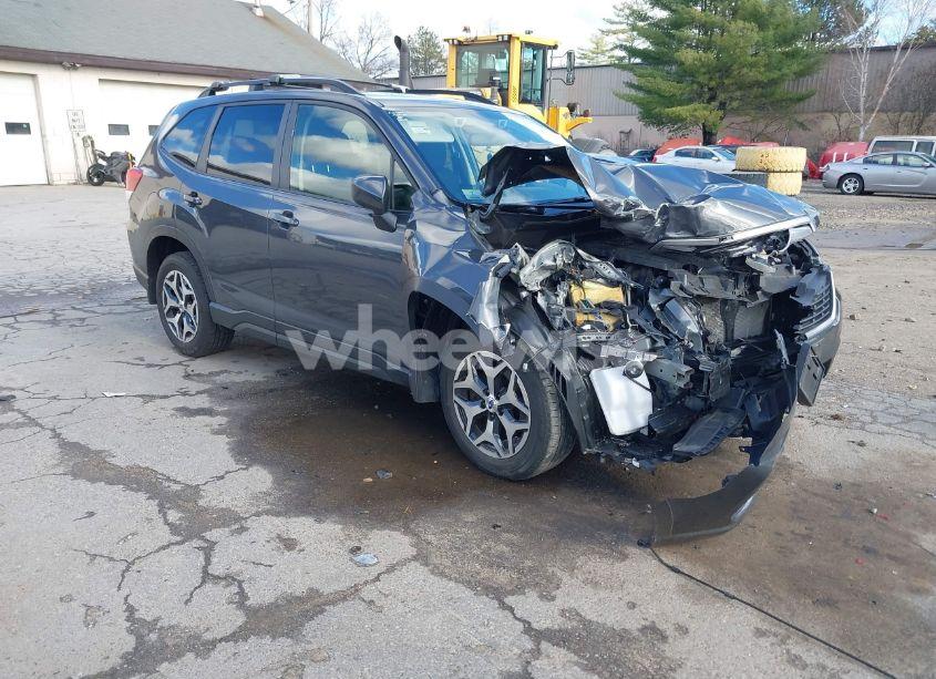 2020 Subaru Forester PREMIUM (VIN JF2SKAGC4LH525935) main photo