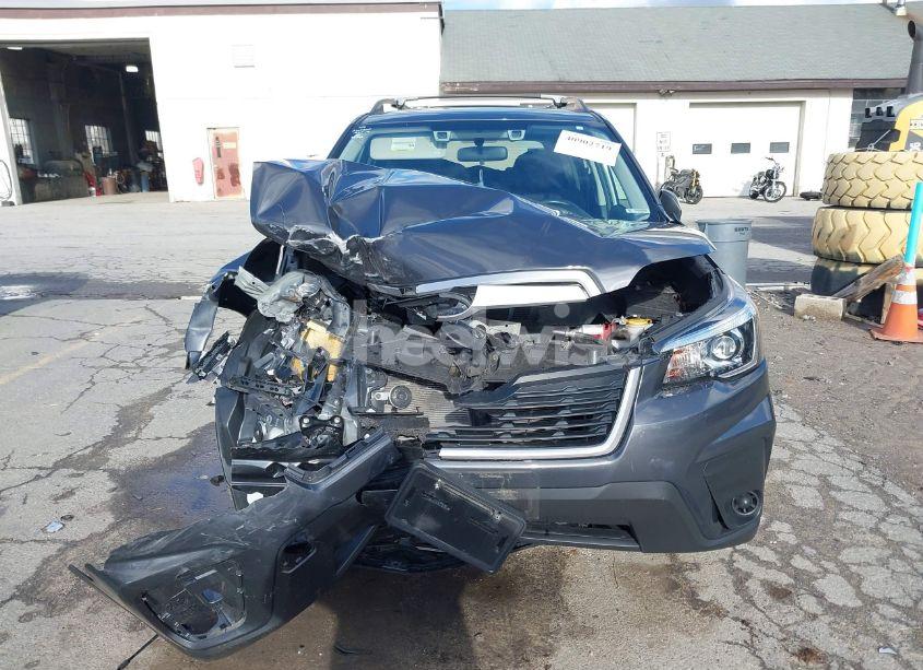 Photo 6 of 2020 Subaru Forester PREMIUM (VIN JF2SKAGC4LH525935)