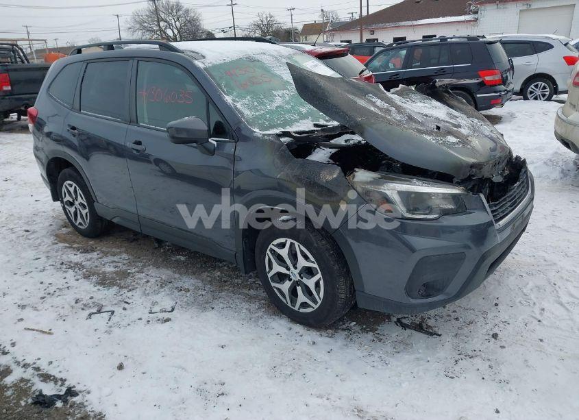 2020 Subaru Forester PREMIUM (VIN JF2SKAGC4LH528396) main photo