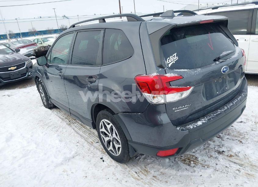 Photo 3 of 2020 Subaru Forester PREMIUM (VIN JF2SKAGC4LH528396)