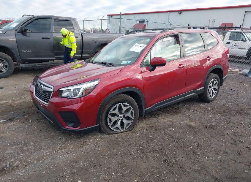 Photo 2 of 2020 Subaru Forester PREMIUM (VIN JF2SKAGC4LH601444)