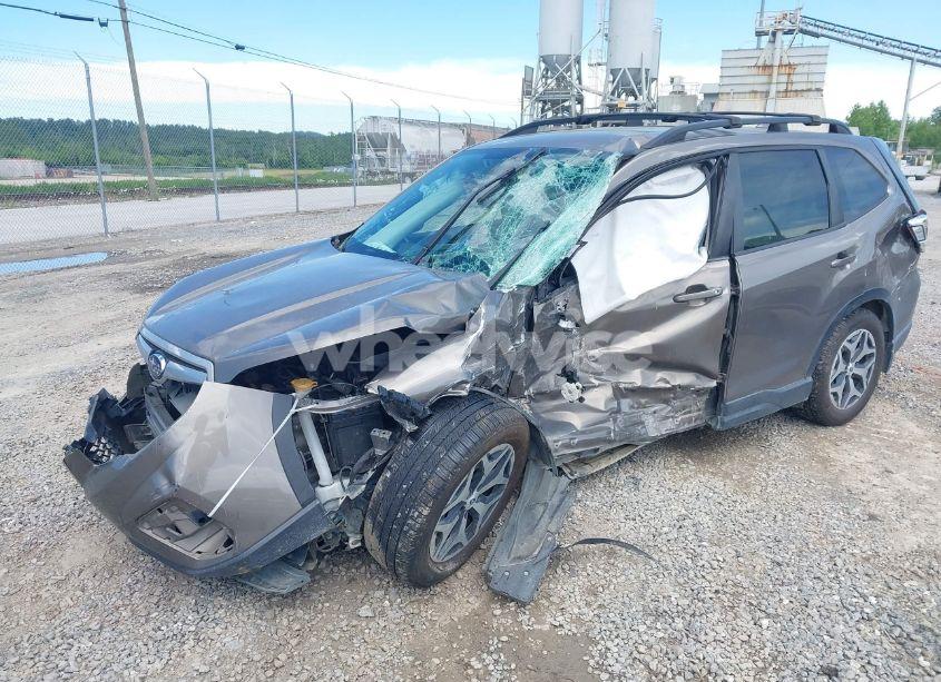 Photo 2 of 2019 Subaru Forester PREMIUM (VIN JF2SKAGC5KH553063)