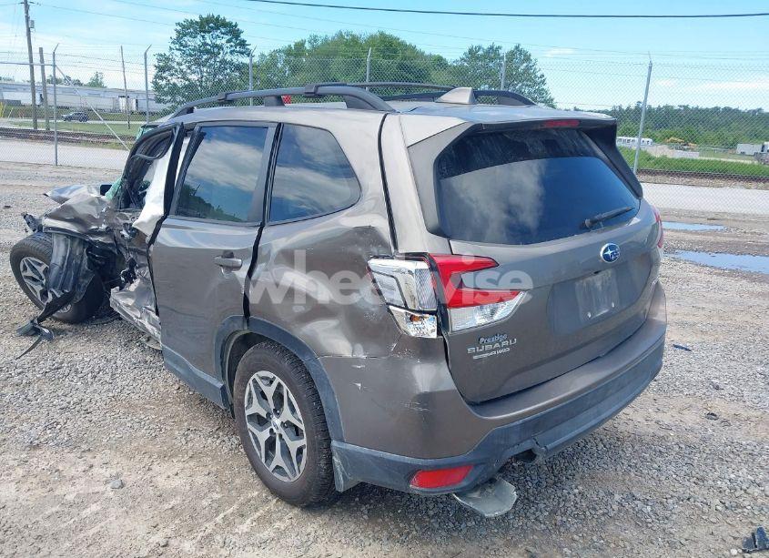 Photo 3 of 2019 Subaru Forester PREMIUM (VIN JF2SKAGC5KH553063)