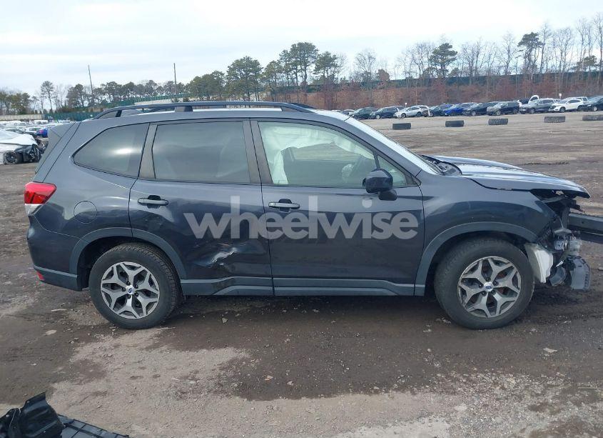 Photo 13 of 2019 Subaru Forester PREMIUM (VIN JF2SKAGC5KH585706)