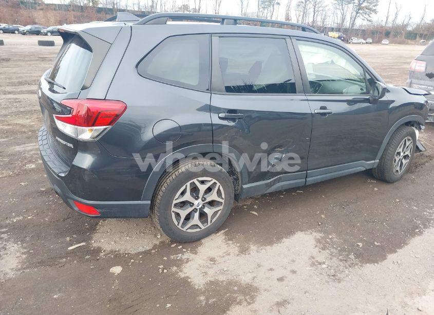 Photo 4 of 2019 Subaru Forester PREMIUM (VIN JF2SKAGC5KH585706)