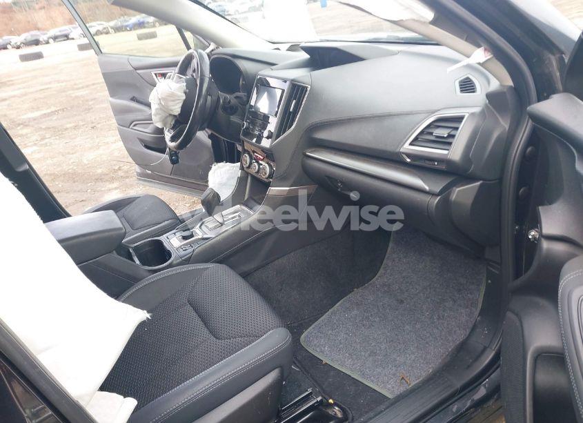 Photo 5 of 2019 Subaru Forester PREMIUM (VIN JF2SKAGC5KH585706)