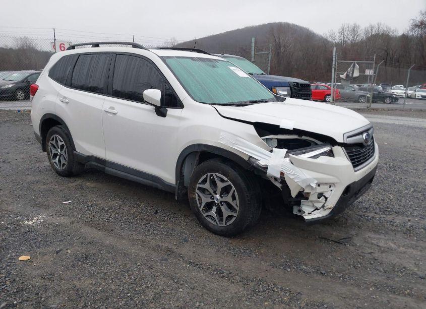 2019 Subaru Forester PREMIUM (VIN JF2SKAGC5KH585995) main photo