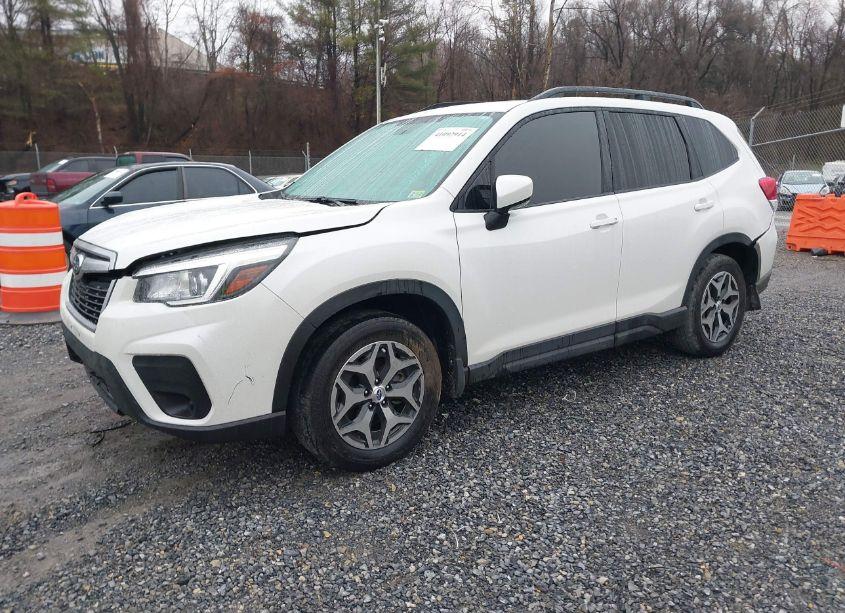 Photo 2 of 2019 Subaru Forester PREMIUM (VIN JF2SKAGC5KH585995)