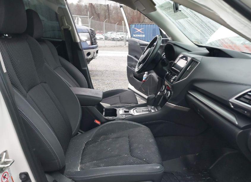 Photo 5 of 2019 Subaru Forester PREMIUM (VIN JF2SKAGC5KH585995)