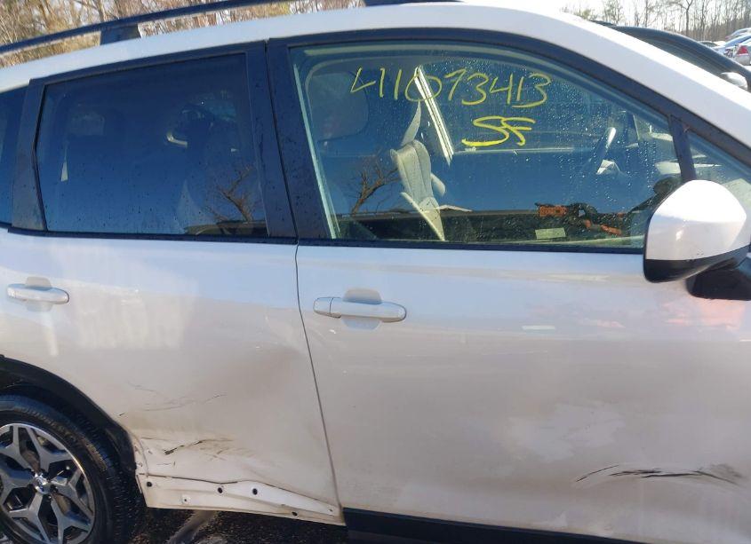 Photo 14 of 2019 Subaru Forester PREMIUM (VIN JF2SKAGC5KH593806)