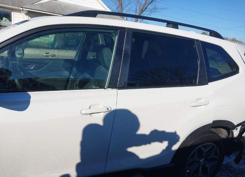 Photo 15 of 2019 Subaru Forester PREMIUM (VIN JF2SKAGC5KH593806)