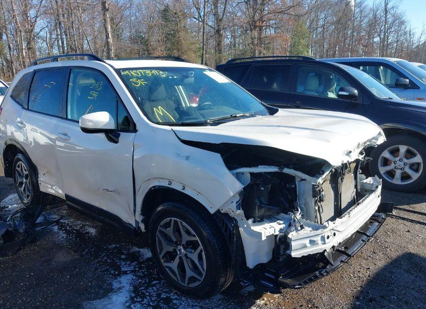 Photo 6 of 2019 Subaru Forester PREMIUM (VIN JF2SKAGC5KH593806)