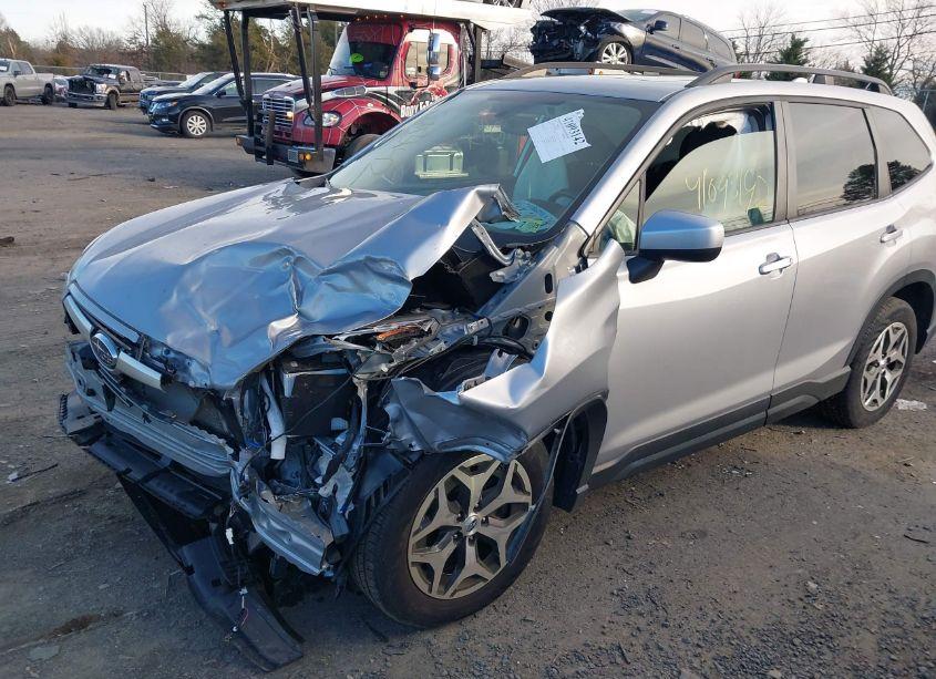 Photo 2 of 2020 Subaru Forester PREMIUM (VIN JF2SKAGC5LH474204)