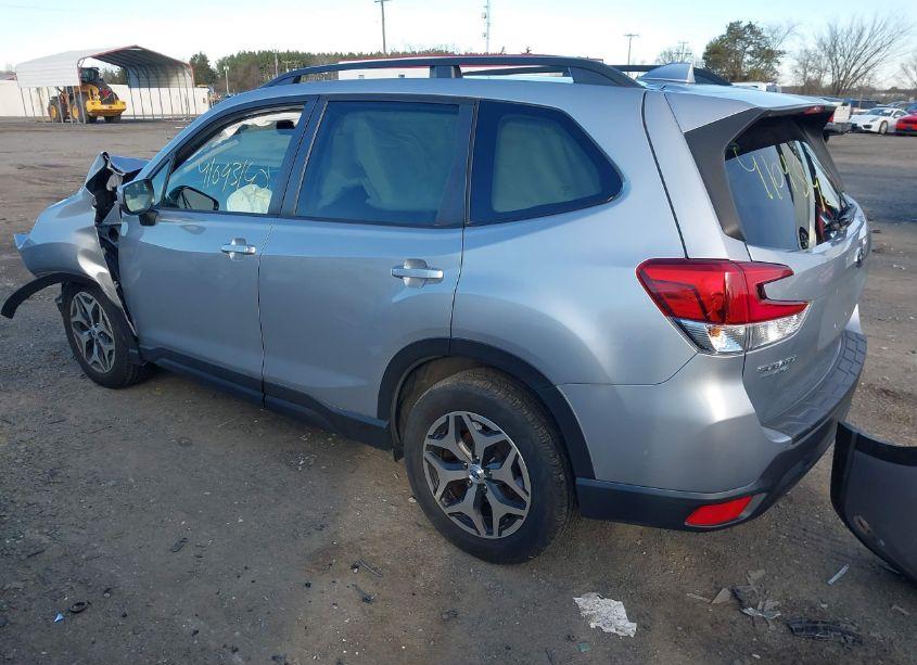 Photo 3 of 2020 Subaru Forester PREMIUM (VIN JF2SKAGC5LH474204)
