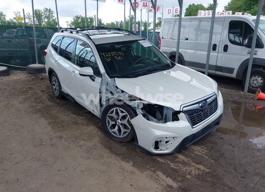 2019 Subaru Forester PREMIUM (VIN JF2SKAGC7KH469634) main photo