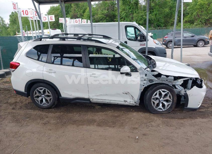 Photo 14 of 2019 Subaru Forester PREMIUM (VIN JF2SKAGC7KH469634)
