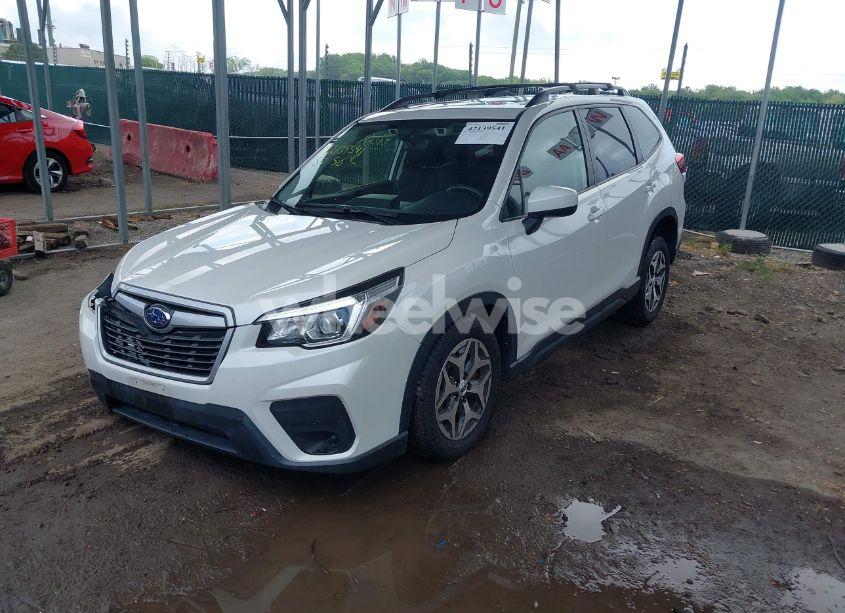 Photo 2 of 2019 Subaru Forester PREMIUM (VIN JF2SKAGC7KH469634)