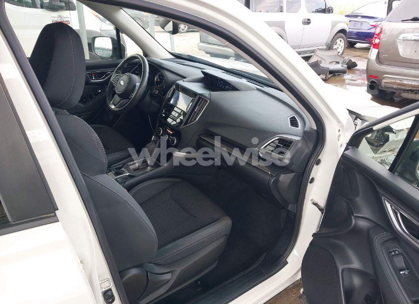 Photo 5 of 2019 Subaru Forester PREMIUM (VIN JF2SKAGC7KH469634)