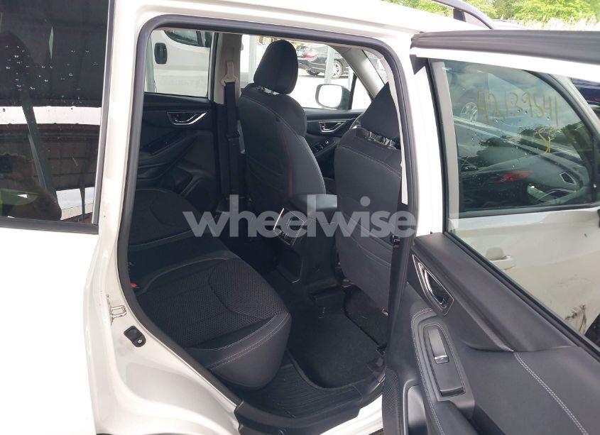 Photo 8 of 2019 Subaru Forester PREMIUM (VIN JF2SKAGC7KH469634)