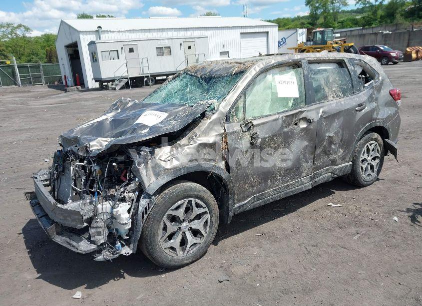 Photo 2 of 2020 Subaru Forester PREMIUM (VIN JF2SKAGC7LH478108)