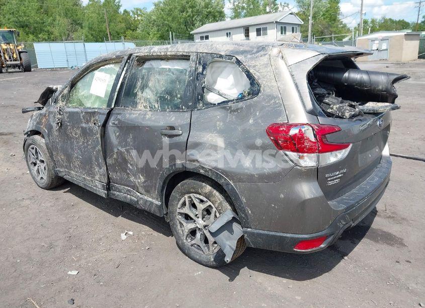 Photo 3 of 2020 Subaru Forester PREMIUM (VIN JF2SKAGC7LH478108)