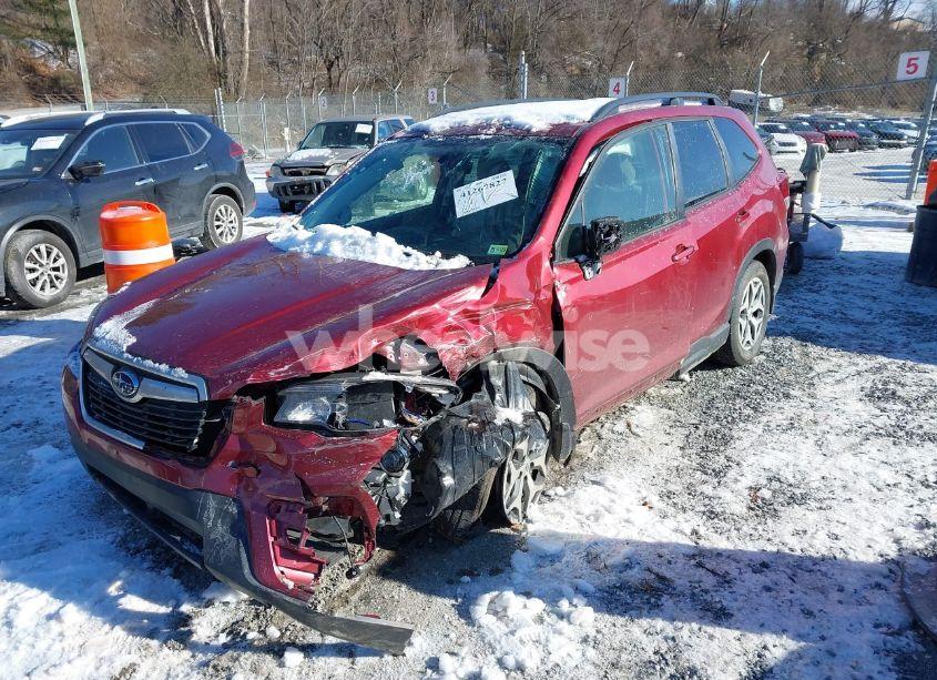 Photo 2 of 2020 Subaru Forester PREMIUM (VIN JF2SKAGC7LH504884)