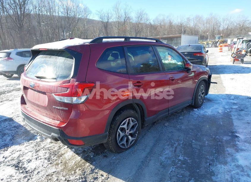 Photo 4 of 2020 Subaru Forester PREMIUM (VIN JF2SKAGC7LH504884)