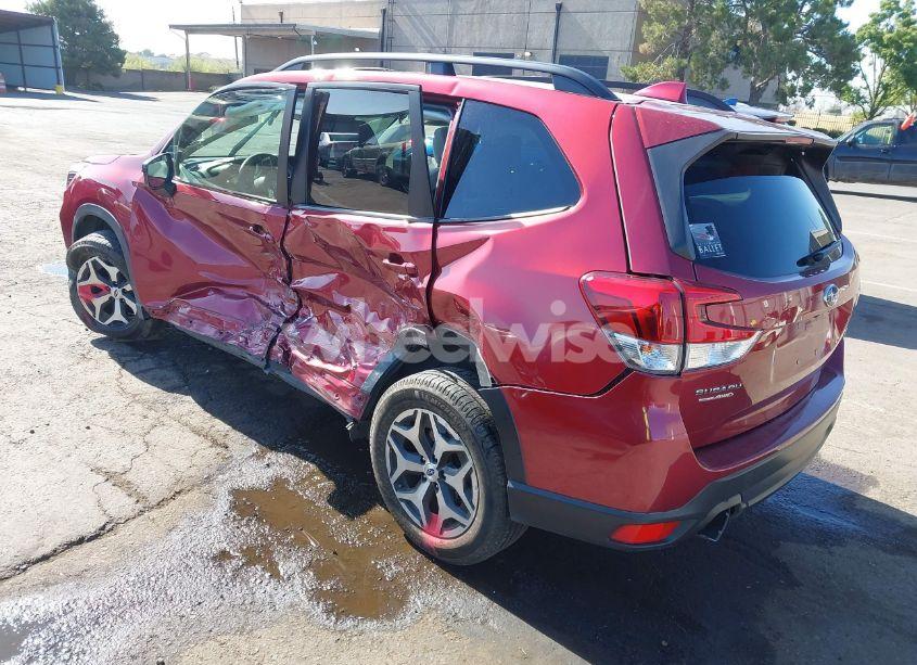 Photo 3 of 2020 Subaru Forester PREMIUM (VIN JF2SKAGC7LH541191)