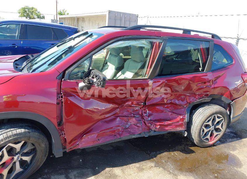 Photo 6 of 2020 Subaru Forester PREMIUM (VIN JF2SKAGC7LH541191)