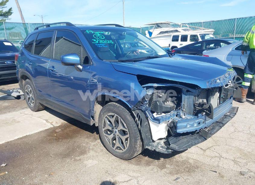 2020 Subaru Forester PREMIUM (VIN JF2SKAGC7LH559948) main photo