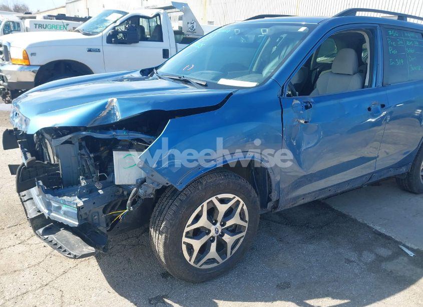 Photo 6 of 2020 Subaru Forester PREMIUM (VIN JF2SKAGC7LH559948)