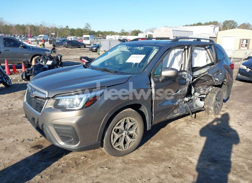 Photo 2 of 2020 Subaru Forester PREMIUM (VIN JF2SKAGC8LH592280)