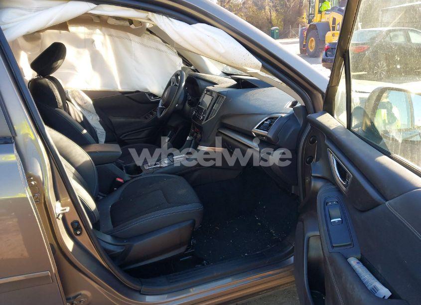 Photo 5 of 2020 Subaru Forester PREMIUM (VIN JF2SKAGC8LH592280)