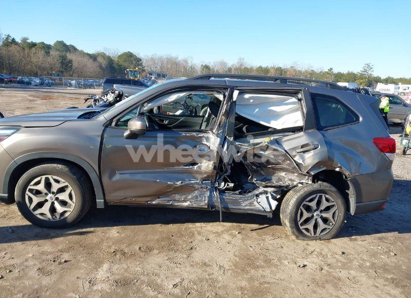 Photo 6 of 2020 Subaru Forester PREMIUM (VIN JF2SKAGC8LH592280)