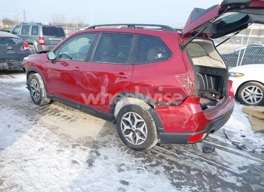 Photo 3 of 2019 Subaru Forester PREMIUM (VIN JF2SKAGC9KH560470)