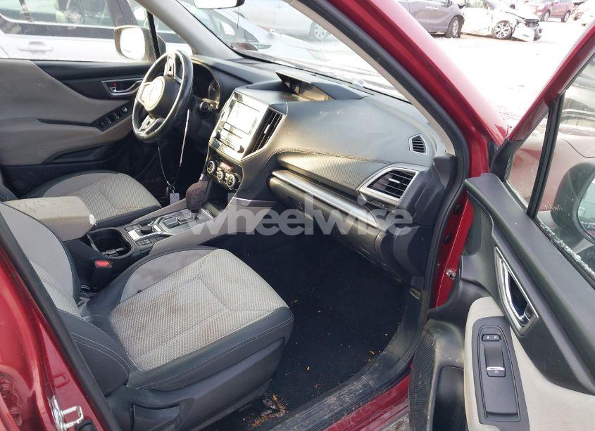 Photo 5 of 2019 Subaru Forester PREMIUM (VIN JF2SKAGC9KH560470)