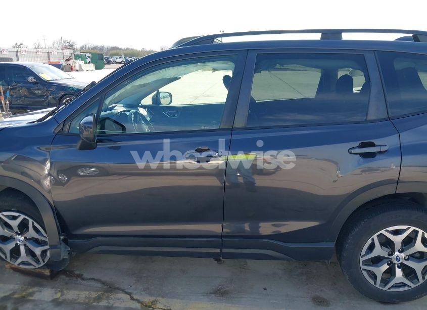 Photo 15 of 2019 Subaru Forester PREMIUM (VIN JF2SKAGCXKH486072)