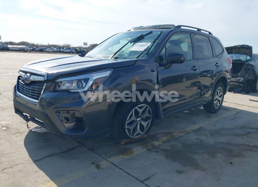 Photo 2 of 2019 Subaru Forester PREMIUM (VIN JF2SKAGCXKH486072)