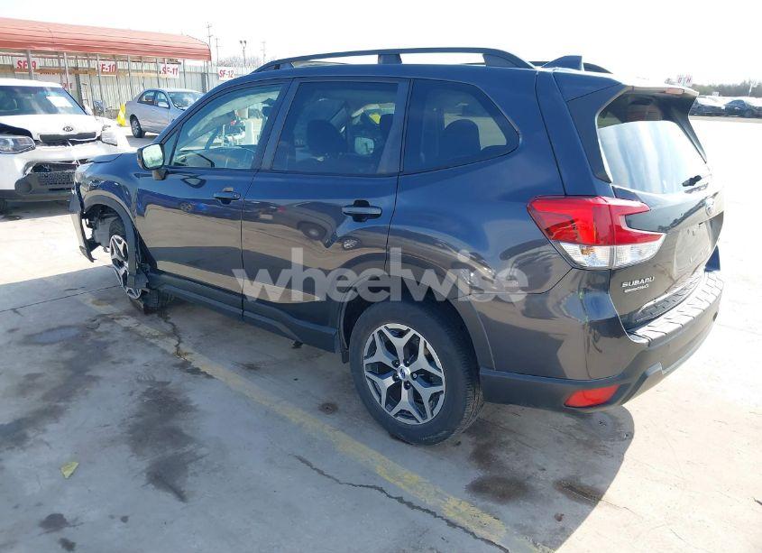 Photo 3 of 2019 Subaru Forester PREMIUM (VIN JF2SKAGCXKH486072)