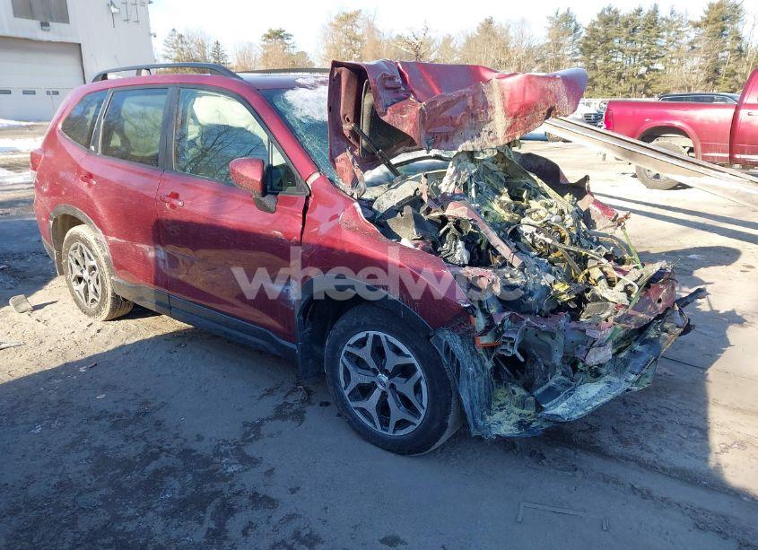 2020 Subaru Forester PREMIUM (VIN JF2SKAJC0LH547939) main photo