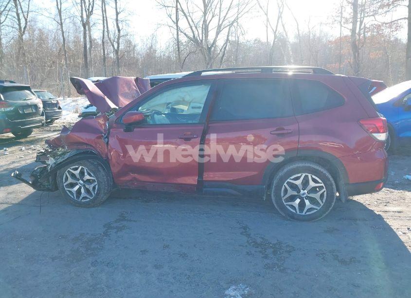 Photo 13 of 2020 Subaru Forester PREMIUM (VIN JF2SKAJC0LH547939)