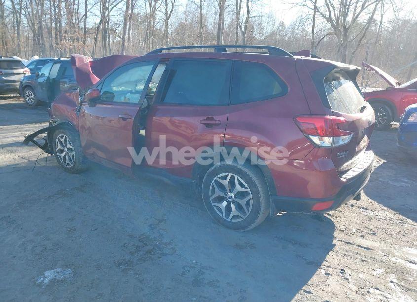 Photo 3 of 2020 Subaru Forester PREMIUM (VIN JF2SKAJC0LH547939)