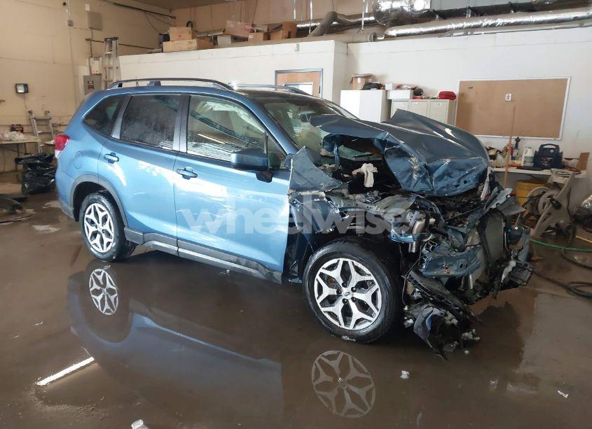 2020 Subaru Forester PREMIUM (VIN JF2SKAJC0LH553434) main photo