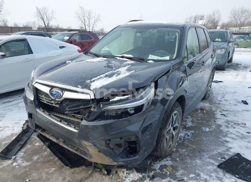 Photo 2 of 2021 Subaru Forester PREMIUM (VIN JF2SKAJC0MH463931)