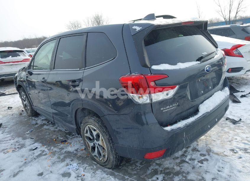 Photo 3 of 2021 Subaru Forester PREMIUM (VIN JF2SKAJC0MH463931)