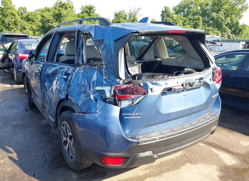 Photo 3 of 2021 Subaru Forester PREMIUM (VIN JF2SKAJC0MH541141)